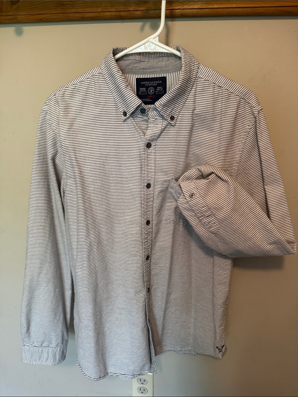 American Eagle Outfitters White and Navy Micro-Stripe Button-Down Shirt